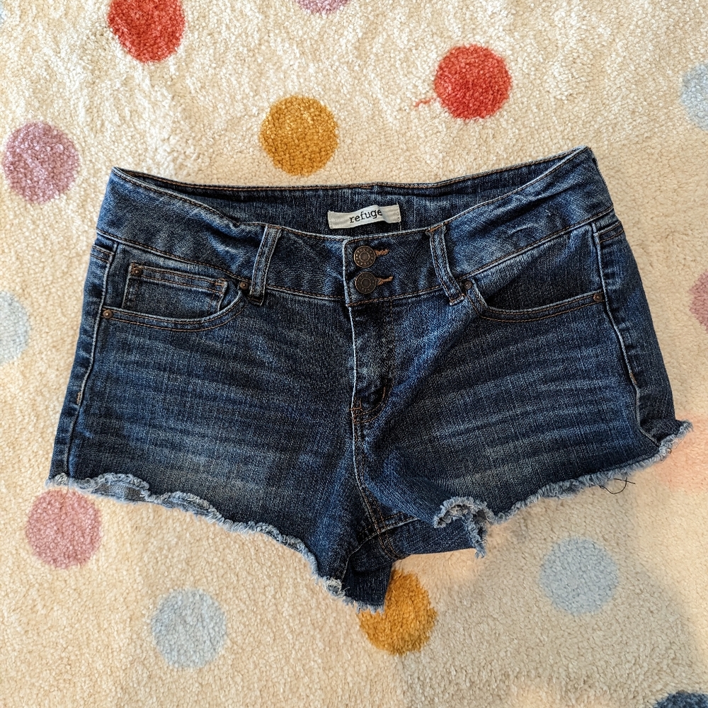 Size 6 Refuge dark wash shorts